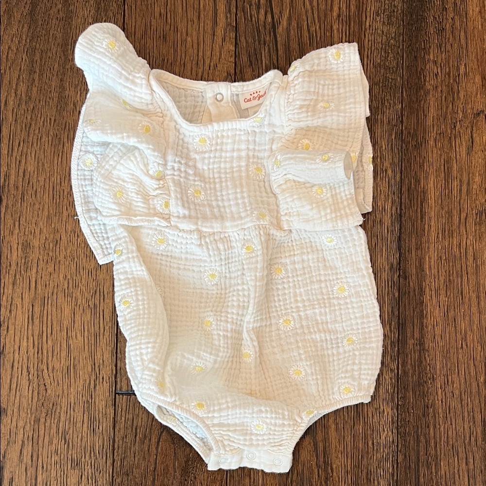 Cat & Jack Baby Cream Daisy Romper 12 Months NWOT